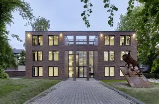 Verwaltungsgebäude Landkreis Friesland Jever - Wittmunder Klinker Sortierung 139 - Frontal