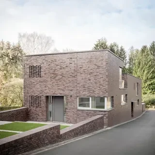 Frontansicht mit Lochfassade Haus Braunschweig 
