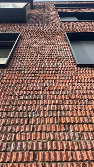 Foto: Torsten Gilbers gebrochene Klinker Detail Zollhafen Mainz